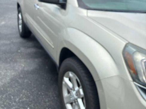 Used 2016 GMC Acadia SLE FWD image 1