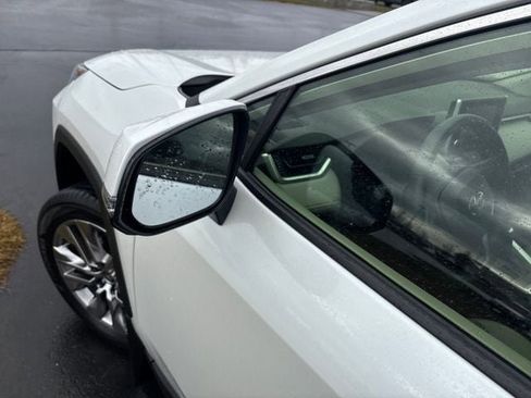 Used 2023 Toyota RAV4 XLE Premium image 28