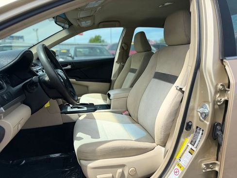 Used 2012 Toyota Camry LE image 11