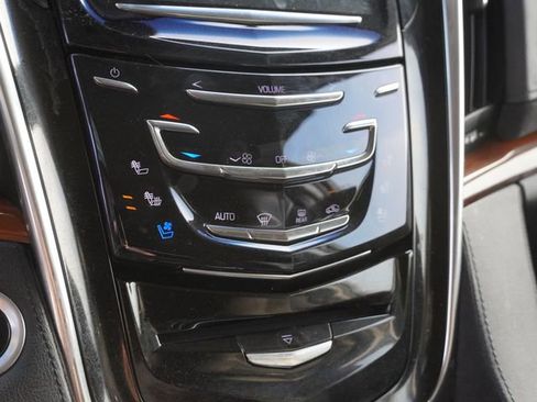 Used 2018 Cadillac Escalade Luxury RWD image 25
