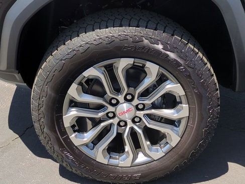 New 2026 GMC Canyon Denali AWD/4WD image 33