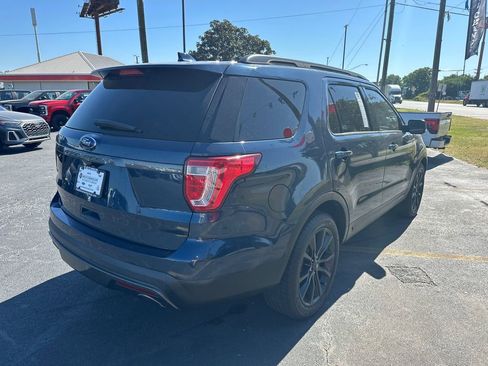 Certified 2017 Ford Explorer XLT w/ Equipment Group 202A FWD image 7