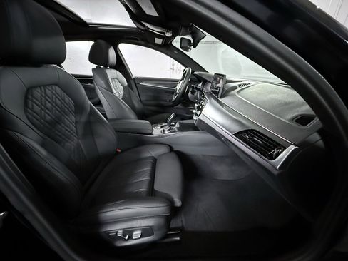 Used 2023 BMW 540i xDrive w/ M Sport Package image 29