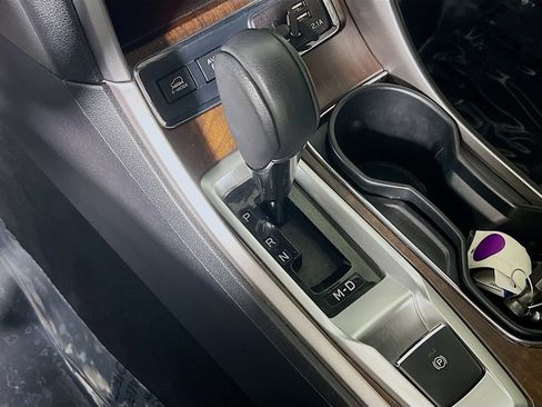 Used 2022 Subaru Ascent Touring AWD/4WD image 16