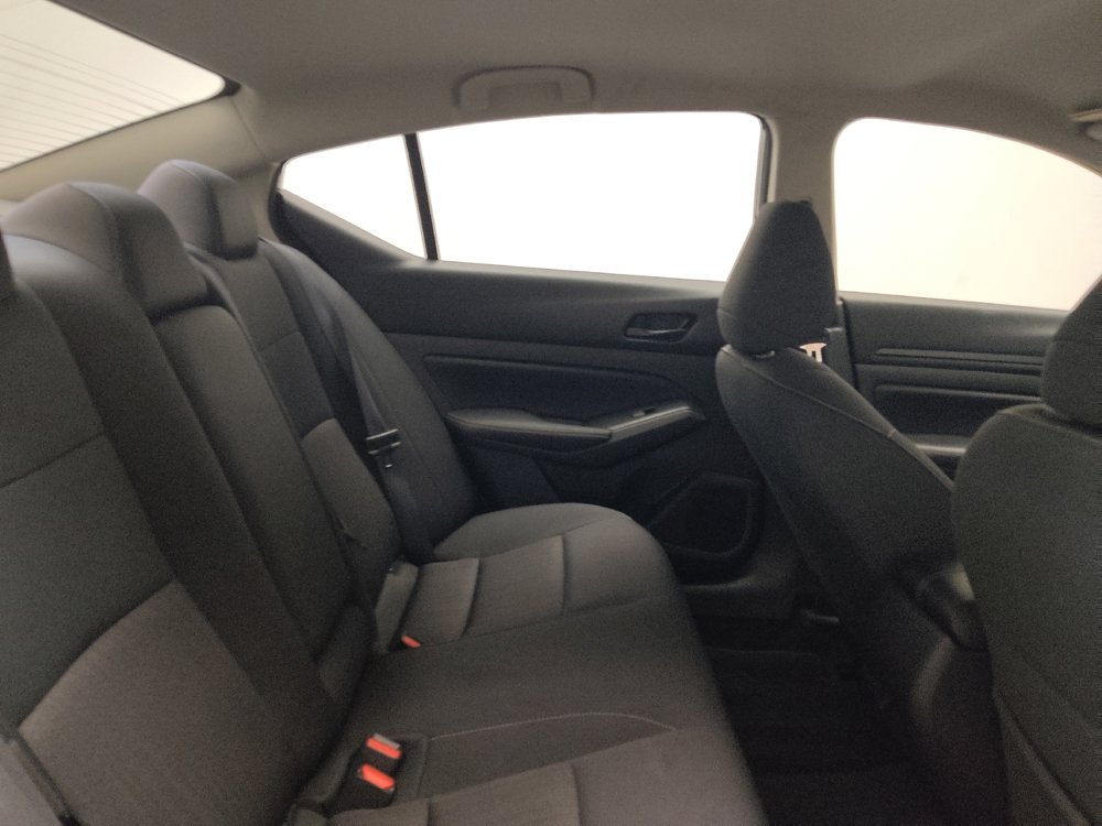 Used 2024 Nissan Altima 2.5 SV FWD image 19