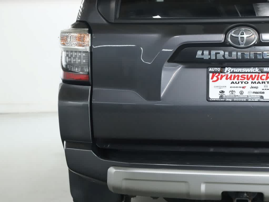 Used 2021 Toyota 4Runner TRD Off-Road Premium w/ Moonroof Package AWD/4WD image 43