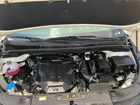 Used 2026 Kia Carnival FWD image 31