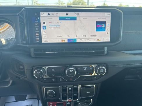 New 2026 Jeep Gladiator Mojave w/ Steel Bumper Group image 17