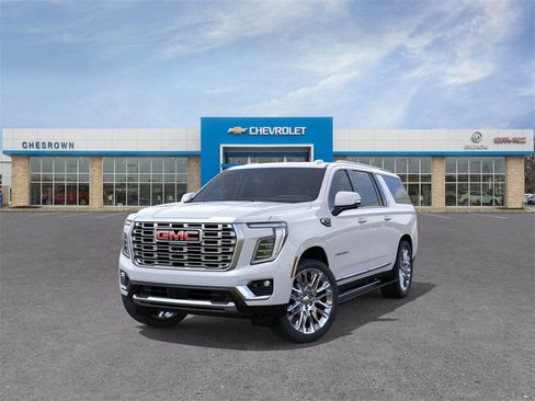New 2026 GMC Yukon XL Denali w/ Denali Reserve Package image 8