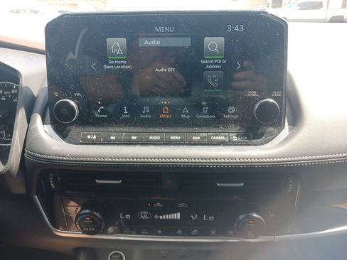 Used 2023 Nissan Rogue SL w/ SL Premium Package FWD image 24