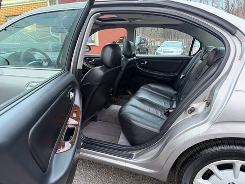 Used 2000 Nissan Maxima GLE image 15