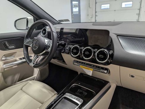 Certified 2025 Mercedes-Benz GLA 250 GLA 250 image 36