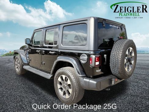 Used 2021 Jeep Wrangler Unlimited Sahara w/ Uconnect 4C Nav & Sound Group AWD/4WD image 3
