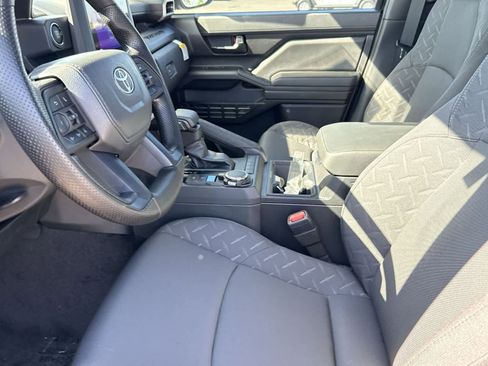 Used 2025 Toyota Tacoma SR image 18