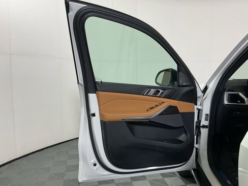 Certified 2024 BMW X5 xDrive40i w/ Premium Package image 19