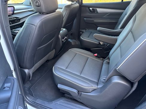 Used 2025 Buick Enclave Preferred image 21