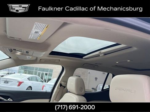 Used 2022 GMC Acadia Denali w/ Denali Ultimate Package image 23