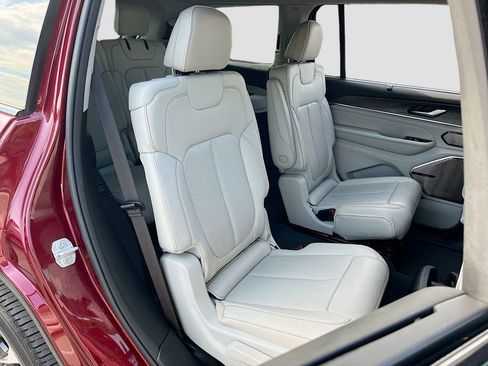 Certified 2022 Jeep Grand Cherokee L Overland w/ Advanced Protech Group III image 30