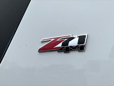 Used 2013 Chevrolet Suburban LT image 8