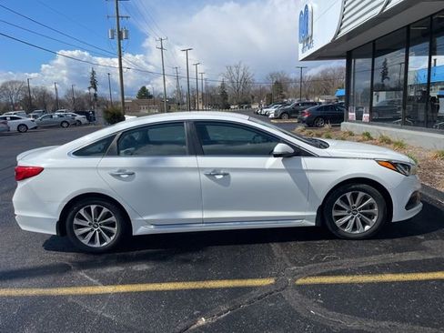 Used 2016 Hyundai Sonata Sport w/ Option Group 02 image 4