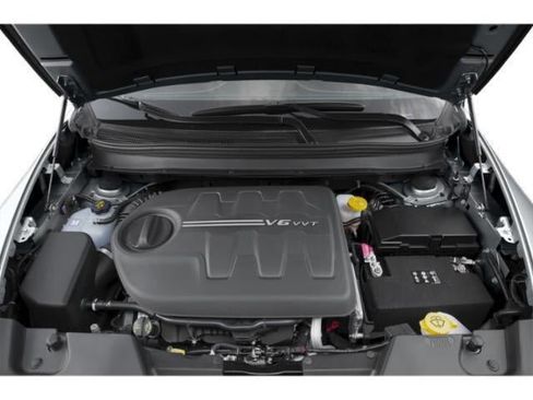 Used 2015 Jeep Cherokee Latitude w/ Cold Weather Group AWD/4WD image 13