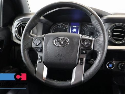 Certified 2021 Toyota Tacoma TRD Off-Road AWD/4WD image 14