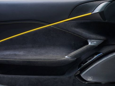 Used 2021 Ferrari Roma image 33