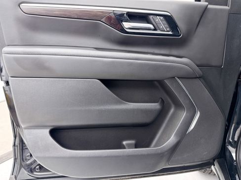 Used 2025 Chevrolet Tahoe Z71 AWD/4WD image 29