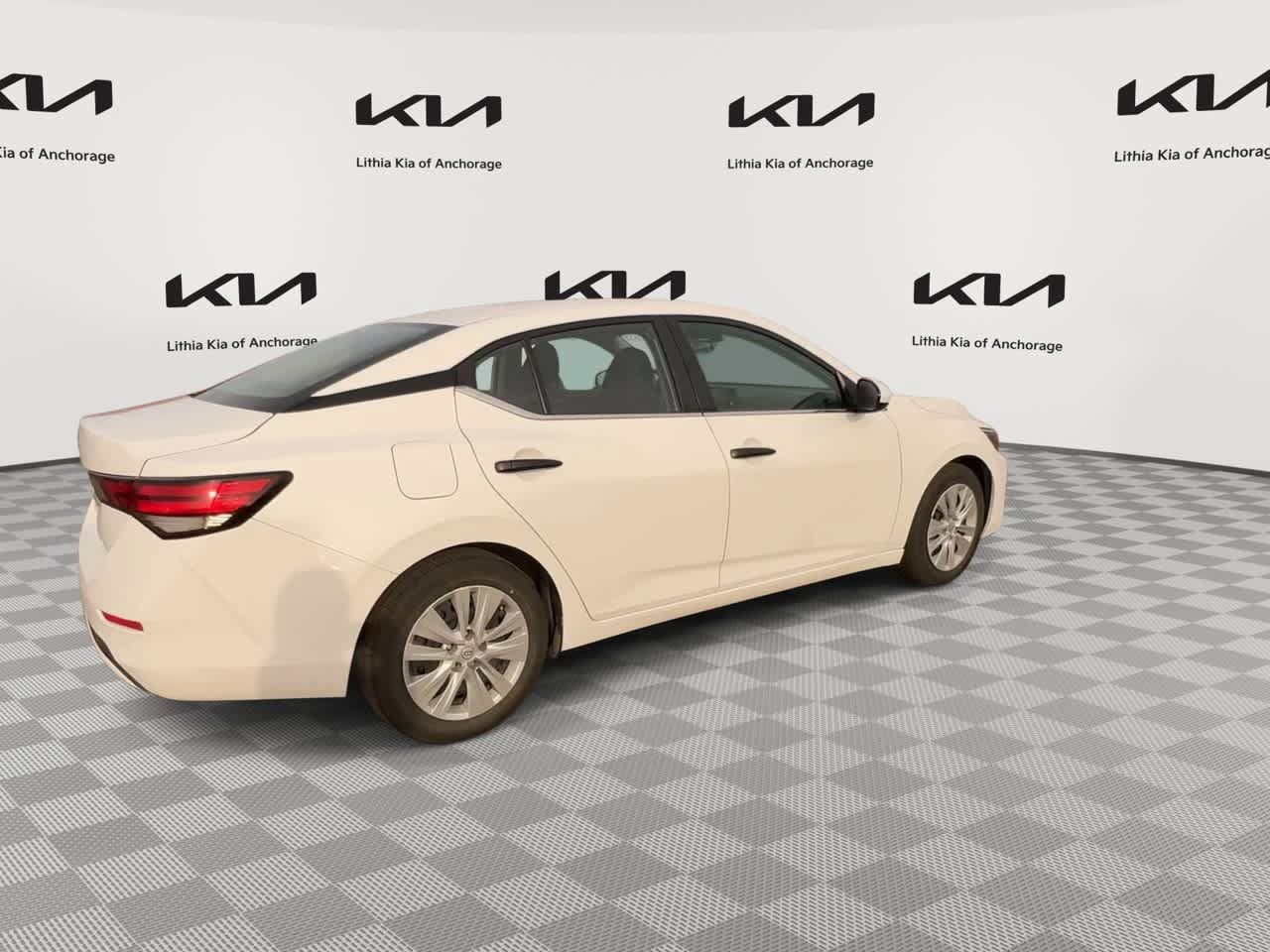 Used 2024 Nissan Sentra S FWD image 8