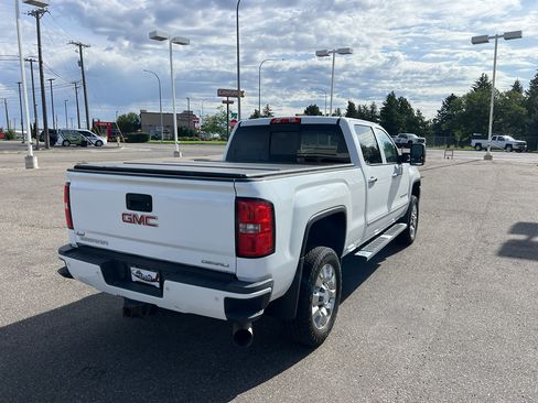 Used 2016 GMC Sierra 2500 Denali w/ Duramax Plus Package AWD/4WD image 5