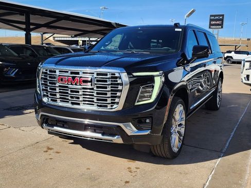 New 2026 GMC Yukon XL Denali w/ Denali Reserve Package AWD/4WD image 7