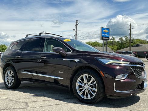 Certified 2023 Buick Enclave Avenir AWD/4WD image 2