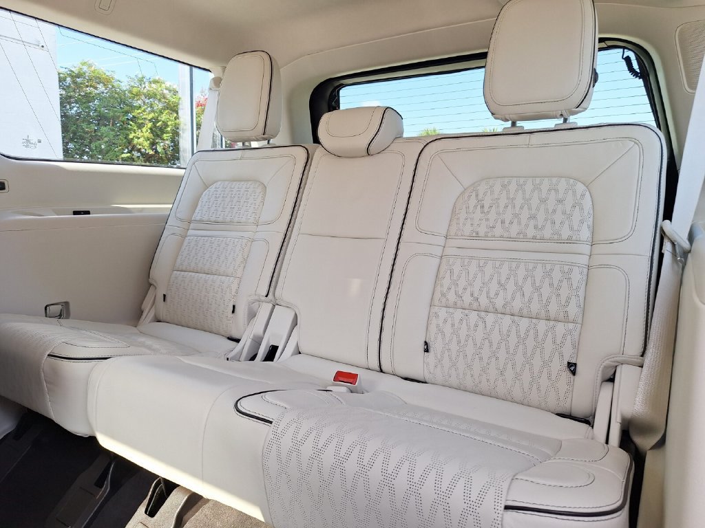 Used 2021 Lincoln Navigator L Black Label w/ Cargo Convenience Package AWD/4WD image 12