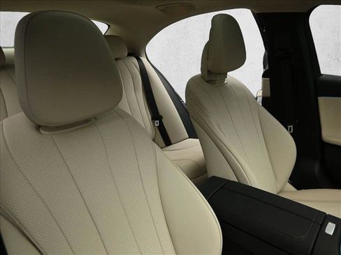 New 2026 Mercedes-Benz E 350 4MATIC Sedan image 28