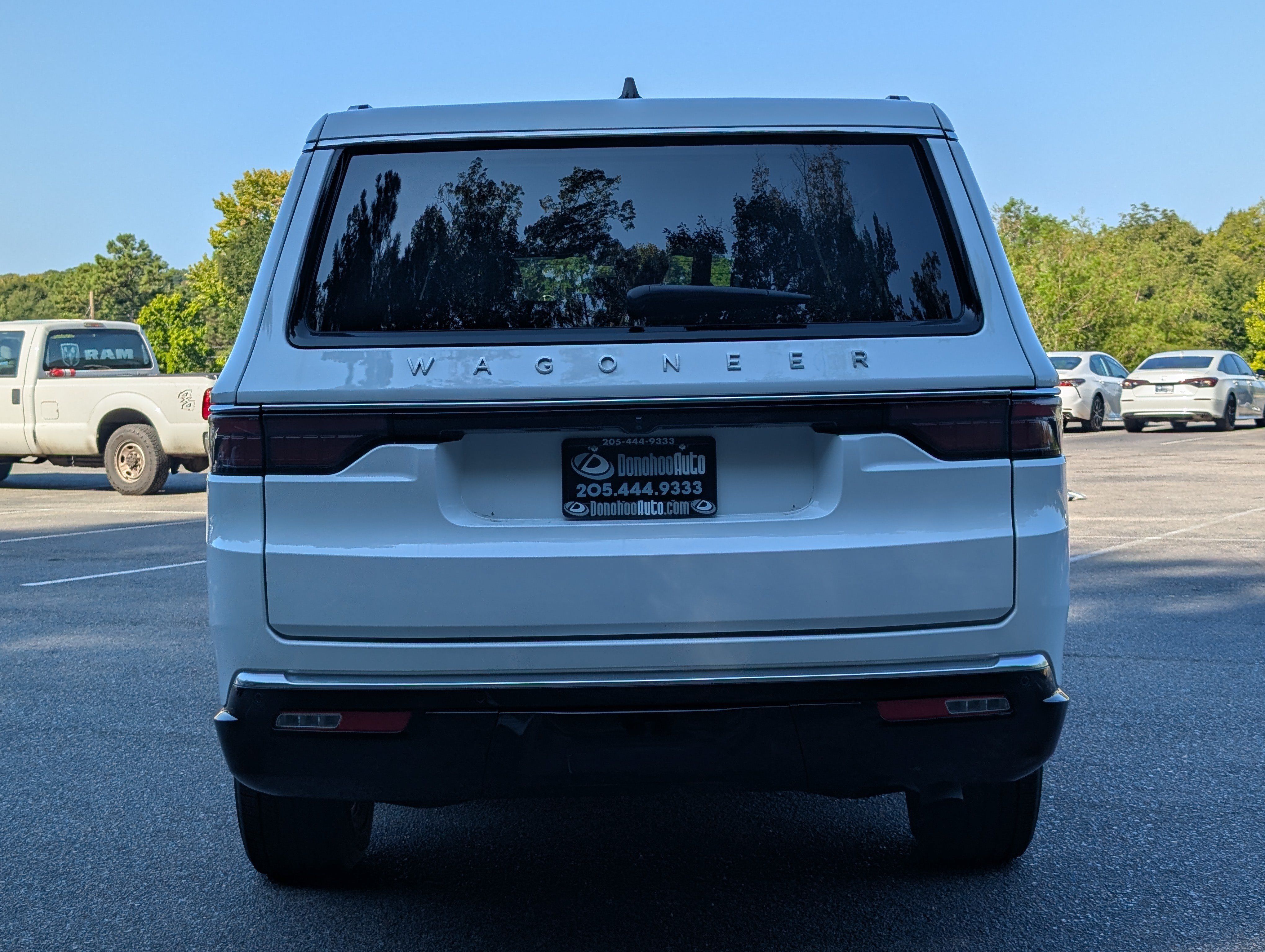 Used 2024 Jeep Wagoneer L 2WD image 9