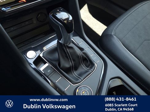 New 2025 Volkswagen Taos SE image 15