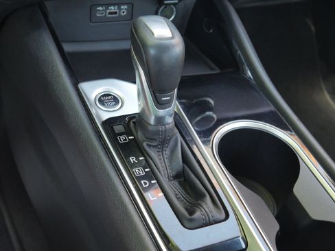 Certified 2022 Nissan Altima 2.5 SV w/ SV Premium Package AWD/4WD image 12