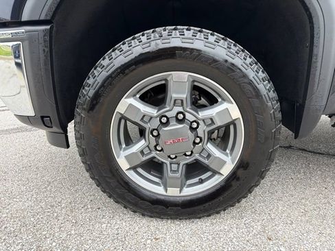 Used 2025 GMC Sierra 2500 SLT AWD/4WD image 42