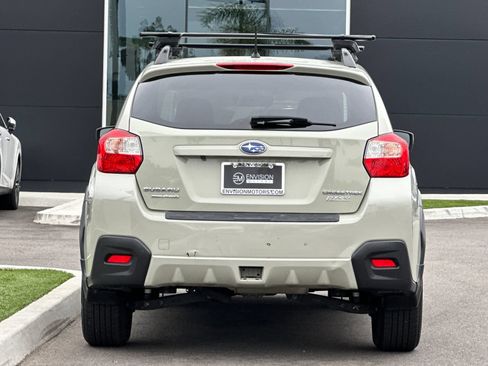 Used 2017 Subaru Crosstrek 2.0i Premium w/ Moonroof Package AWD/4WD image 4