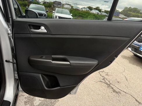 Used 2020 Kia Sportage LX AWD/4WD image 18