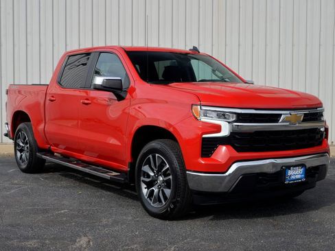 Used 2023 Chevrolet Silverado 1500 LT image 2