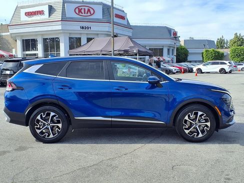 Used 2025 Kia Sportage EX image 6
