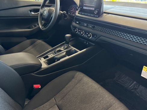 Certified 2025 Honda Accord SE image 15