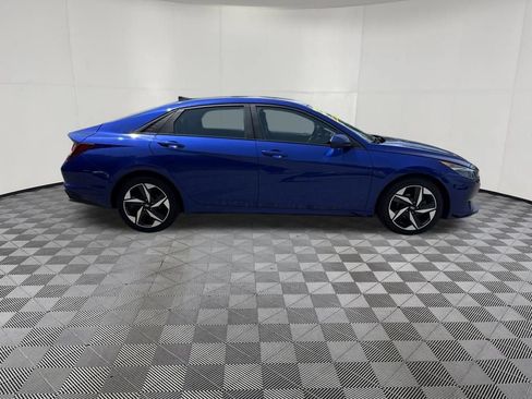 Used 2023 Hyundai Elantra SEL w/ Convenience Package FWD image 4