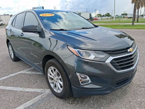Used 2019 Chevrolet Equinox LS w/ LS Convenience Package FWD image 1