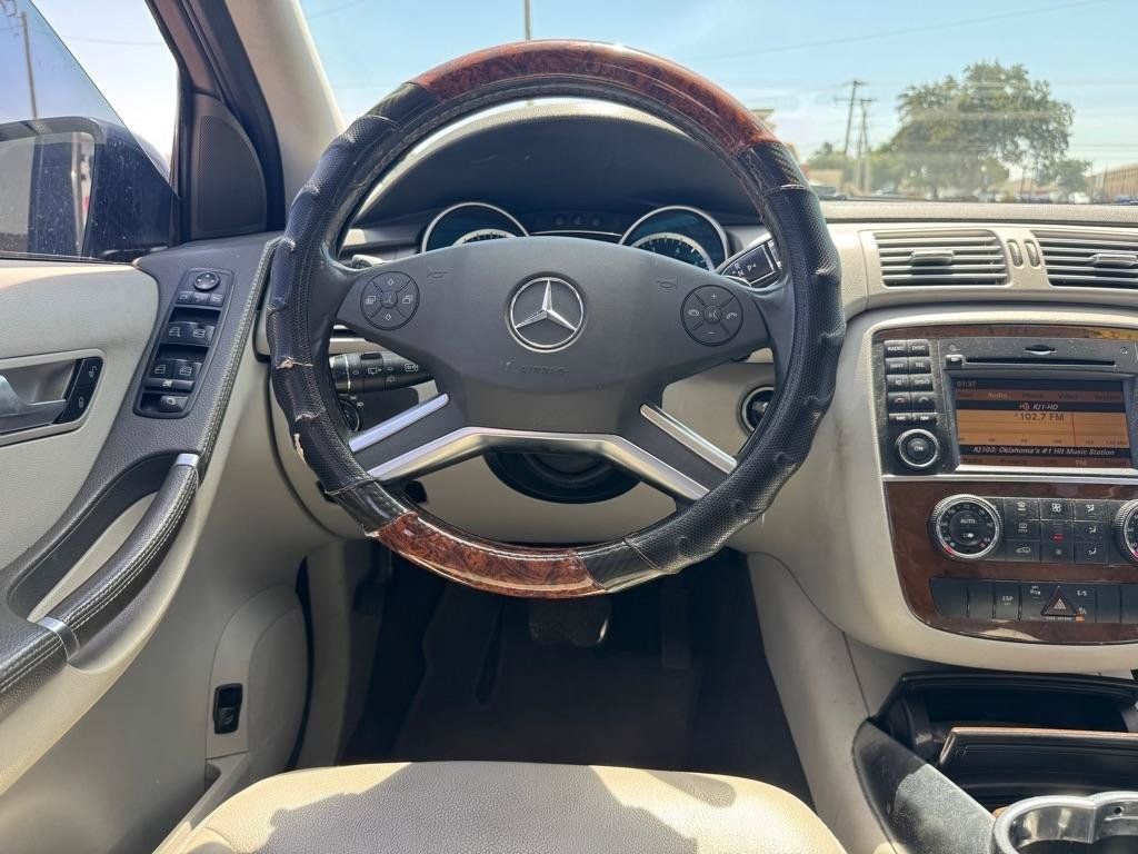 Used 2011 Mercedes-Benz R 350 4MATIC image 16