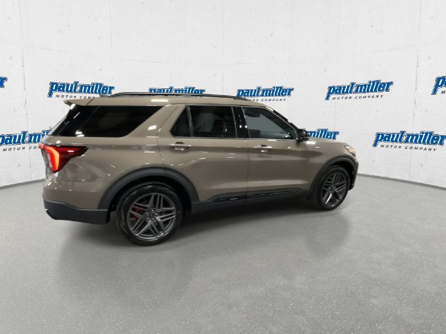 Used 2026 Ford Explorer ST-Line w/ ST-Line Street Pack AWD/4WD image 12
