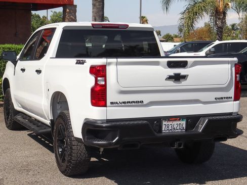 Used 2025 Chevrolet Silverado 1500 Custom Trail Boss w/ Dark Appearance Package AWD/4WD image 6
