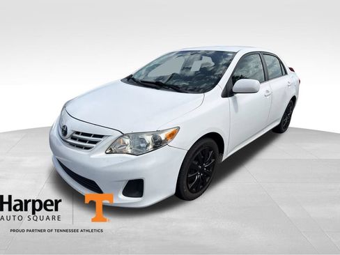 Used 2013 Toyota Corolla LE FWD image 1