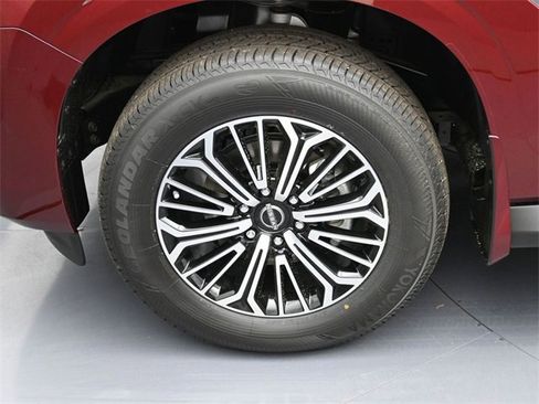 New 2025 Nissan Armada SL w/ Captain's Chari Seat Package image 7